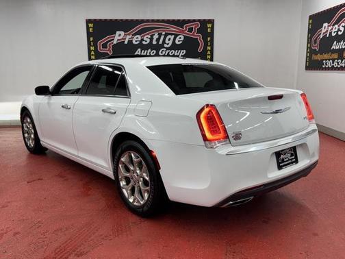 2017 Chrysler 300C Platinum