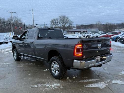2022 RAM 2500 Tradesman Crew Cab 4x4 8' Box