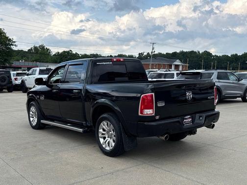 Brilliant Black Crystal Pearlcoat 2017 RAM 1500 Longhorn