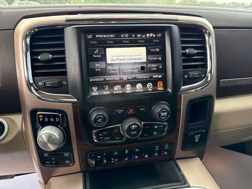 Brilliant Black Crystal Pearlcoat 2017 RAM 1500 Longhorn
