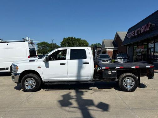 Bright White Clearcoat 2024 RAM 2500 Tradesman Crew Cab 4x4 8' Box