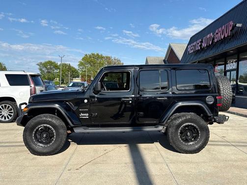 Black Clearcoat 2018 Jeep Wrangler Unlimited Sahara