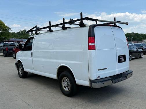 Summit White 2021 Chevrolet Express 3500 RWD 3500 Regular Wheelbase WT
