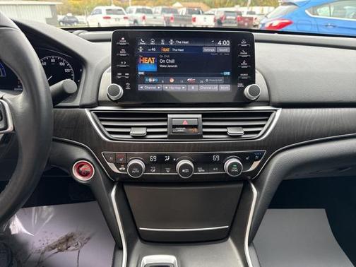 2022 Honda Accord Hybrid Touring