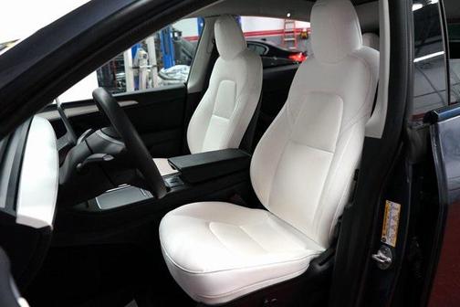 2022 Tesla Model Y Long Range Dual Motor All-Wheel Drive
