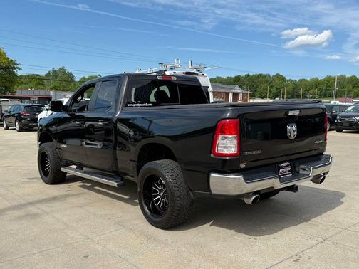 Diamond Black Crystal Pearlcoat 2019 RAM 1500 Big Horn