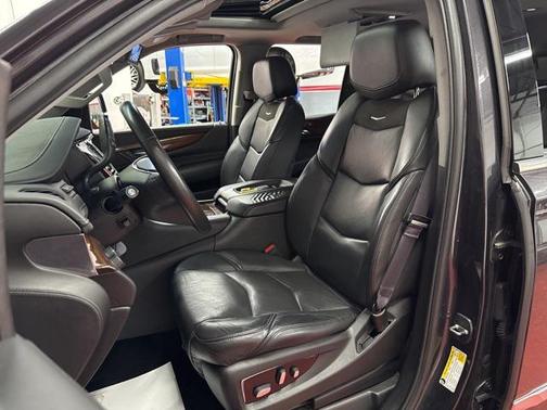 2017 Cadillac Escalade Luxury