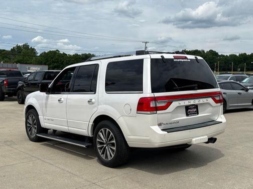White Platinum Metallic Tri-Coat 2017 Lincoln Navigator Select