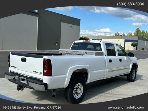2004 Chevrolet Silverado 2500 LS H/D Crew Cab