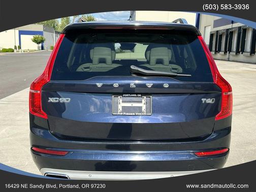2016 Volvo XC90 T6 Momentum