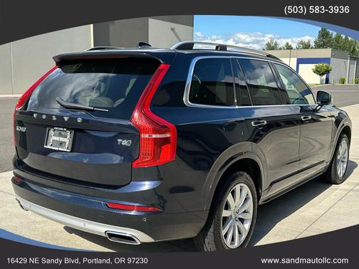 2016 Volvo XC90 T6 Momentum