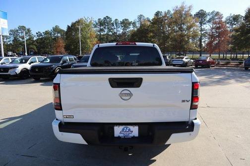 2024 Nissan Frontier SV