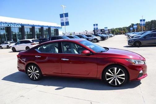 2020 Nissan Altima Platinum FWD