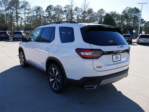 2025 Honda Pilot Touring 8-Passenger