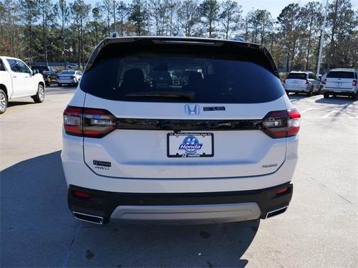 2025 Honda Pilot Touring 8-Passenger