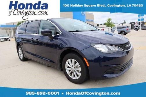 Photo 1 of 27 of 2017 Chrysler Pacifica Touring