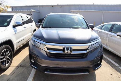 2022 Honda Pilot Touring 8-Passenger