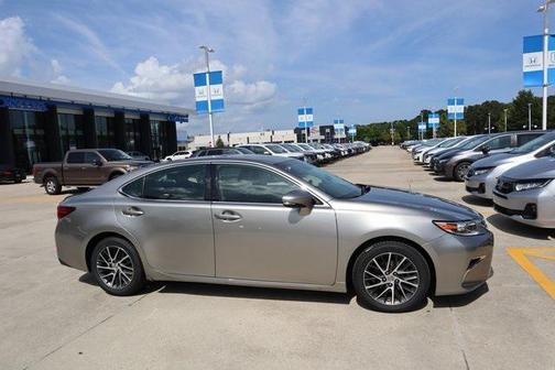 2017 Lexus ES 350 Base
