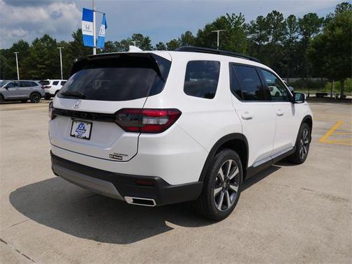 2025 Honda Pilot Touring 8-Passenger