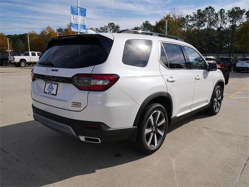 2025 Honda Pilot Touring 8-Passenger