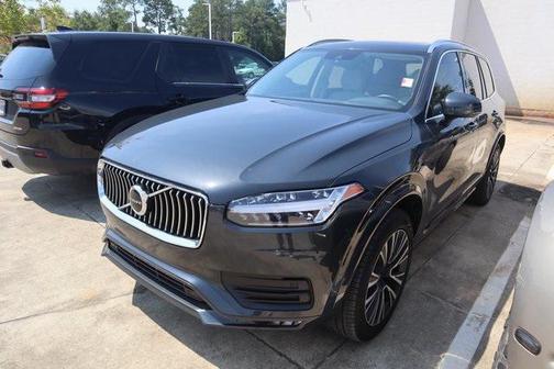 2022 Volvo XC90 T6 Momentum