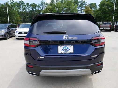 2025 Honda Pilot Touring 8-Passenger