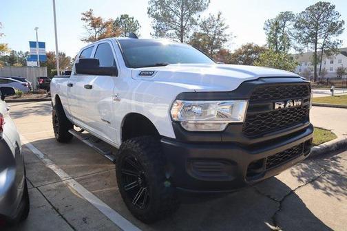 2020 RAM 2500 Tradesman Crew Cab 4X4 6'4' Box