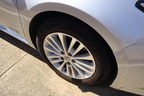 2013 Toyota Avalon Hybrid XLE Premium