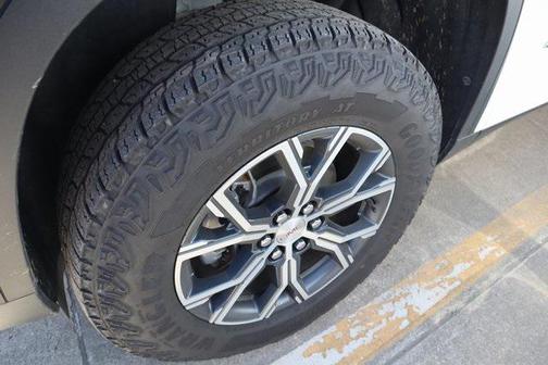 2024 GMC Acadia AWD AT4
