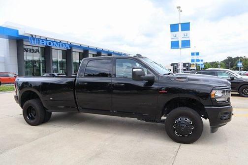 2024 RAM 3500 Big Horn Crew Cab 4x4 8' Box