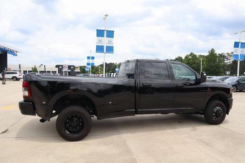 2024 RAM 3500 Big Horn Crew Cab 4x4 8' Box