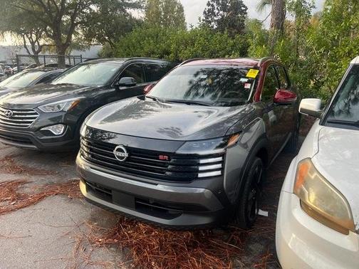 2025 Nissan Kicks SR