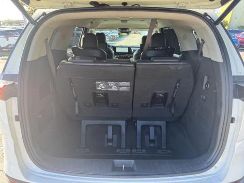 2023 Kia Carnival SX