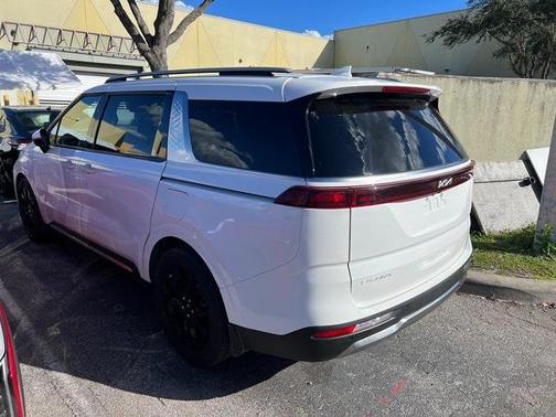 2023 Kia Carnival SX