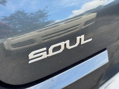 Gray 2025 Kia Soul LX