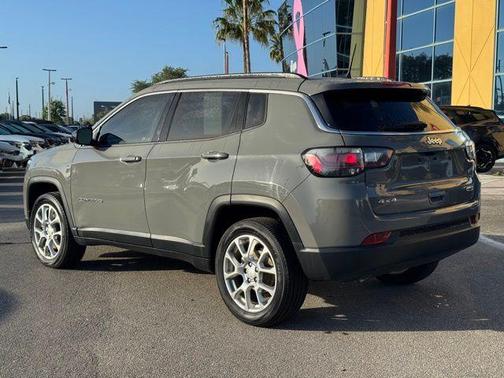 Sting Gray Clearcoat 2023 Jeep Compass Latitude Lux