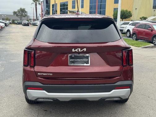 2024 Kia Sorento LX