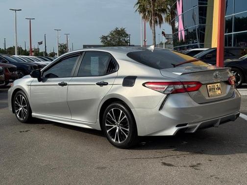 2018 Toyota Camry SE