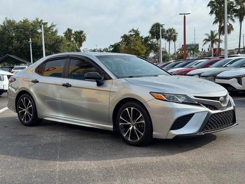 2018 Toyota Camry SE