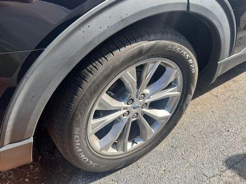 Black 2021 Ford Explorer XLT