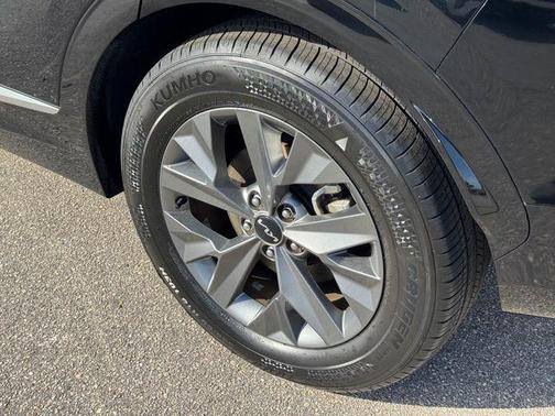 Black 2023 Kia Sportage SX