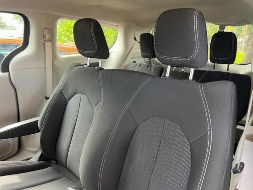 2021 Chrysler Voyager L