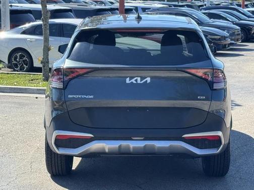 2024 Kia Sportage LX