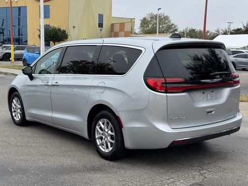2024 Chrysler Pacifica Touring-L