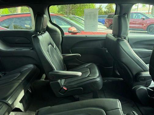 White 2025 Chrysler Pacifica Select