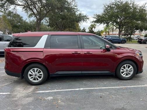 2022 Kia Carnival LXS