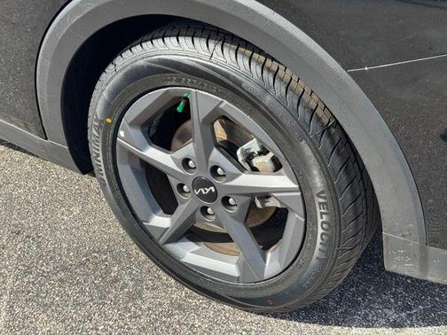 Aurora Black Pearl 2025 Kia K4