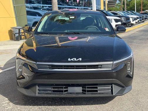 Aurora Black Pearl 2025 Kia K4