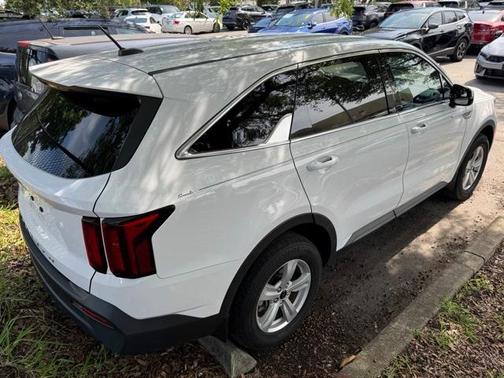 2022 Kia Sorento LX