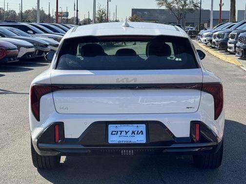 2026 Kia K4 GT-LINE